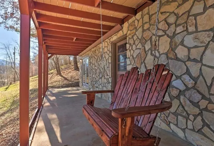 Franklin Family Home W/ 2 Decks & Fire Pit!