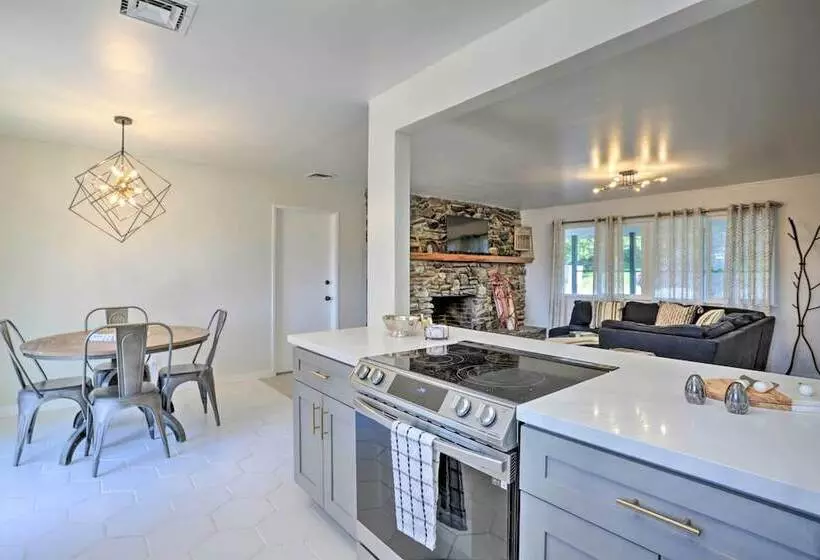 Gateway To Yosemite Home: Chic Oakhurst Oasis