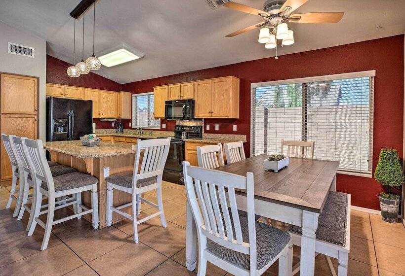 Gilbert Retreat W/ Outdoor Kitchen & Private Pool!