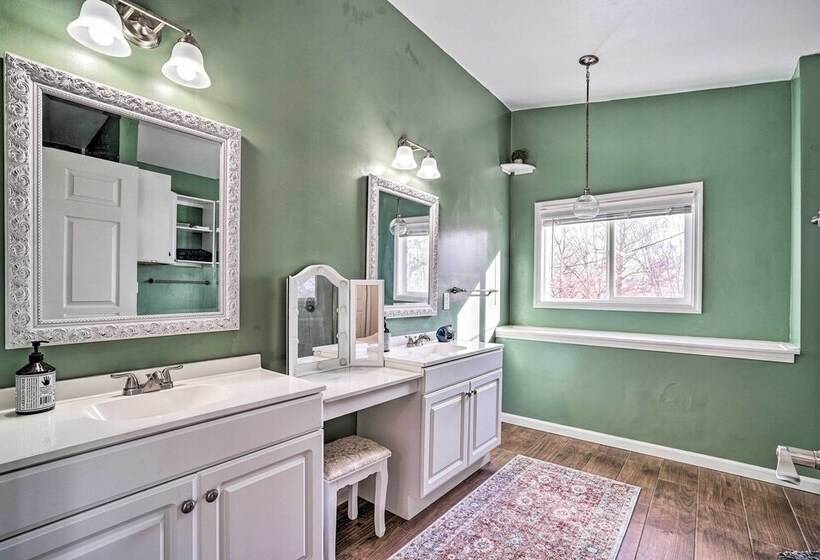 Gray Home W/ View Of Boone Lake + Fire Pit!