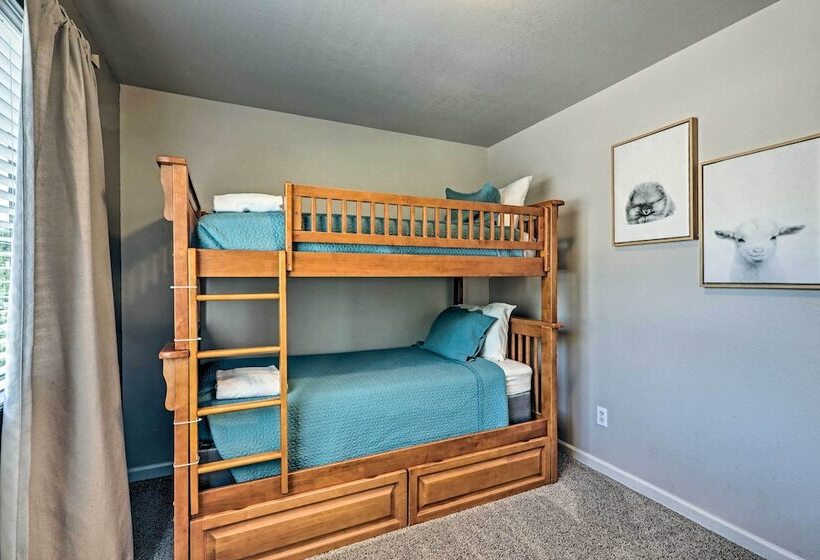 Flagstaff Home W/ Mountain View Near Snowbowl!