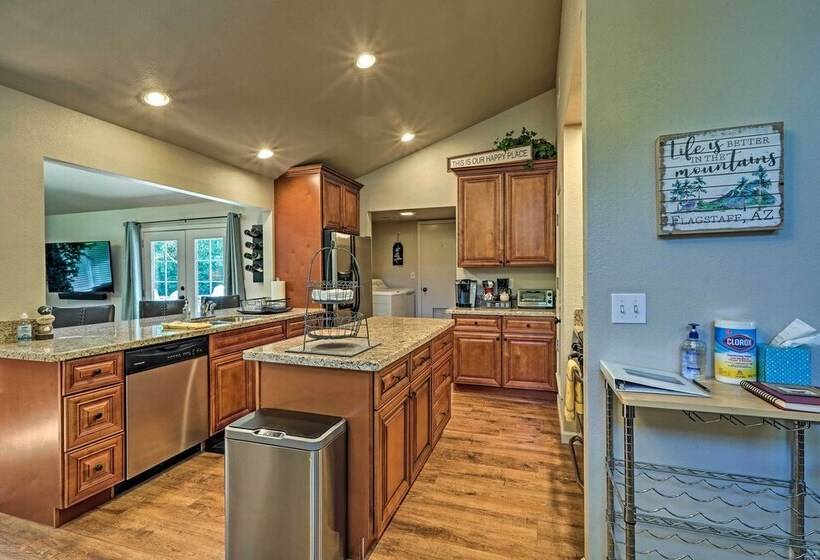 Flagstaff Home W/ Mountain View Near Snowbowl!