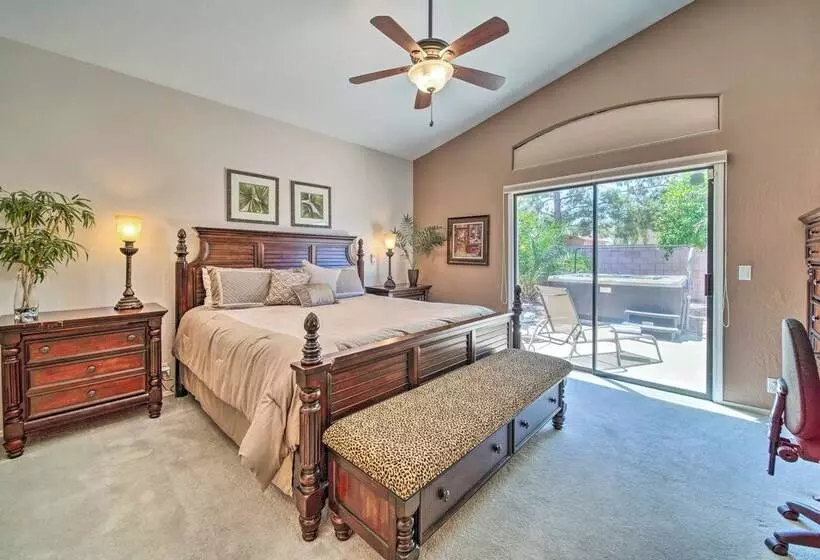 Bright Chandler Home W/ Hot Tub: Golf, Hike & Shop