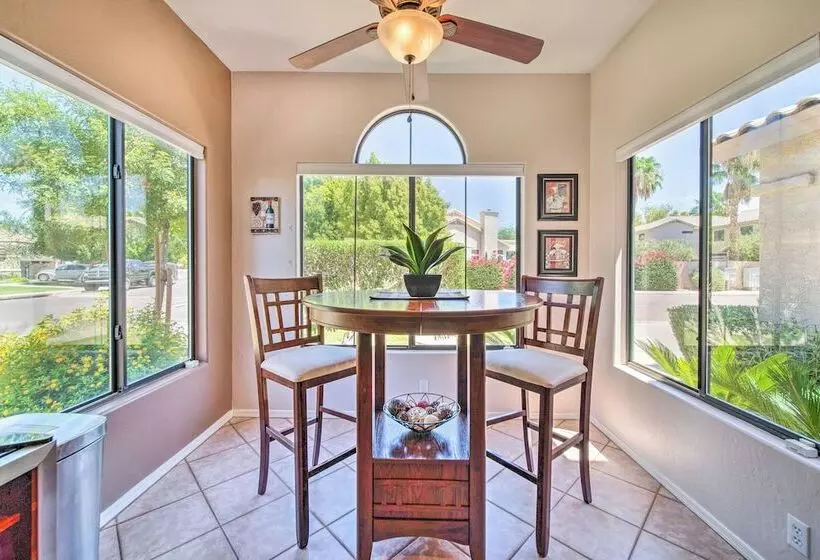 Bright Chandler Home W/ Hot Tub: Golf, Hike & Shop