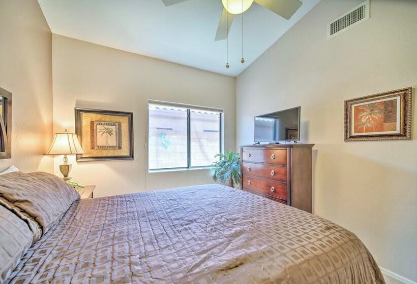 Bright Chandler Home W/ Hot Tub: Golf, Hike & Shop