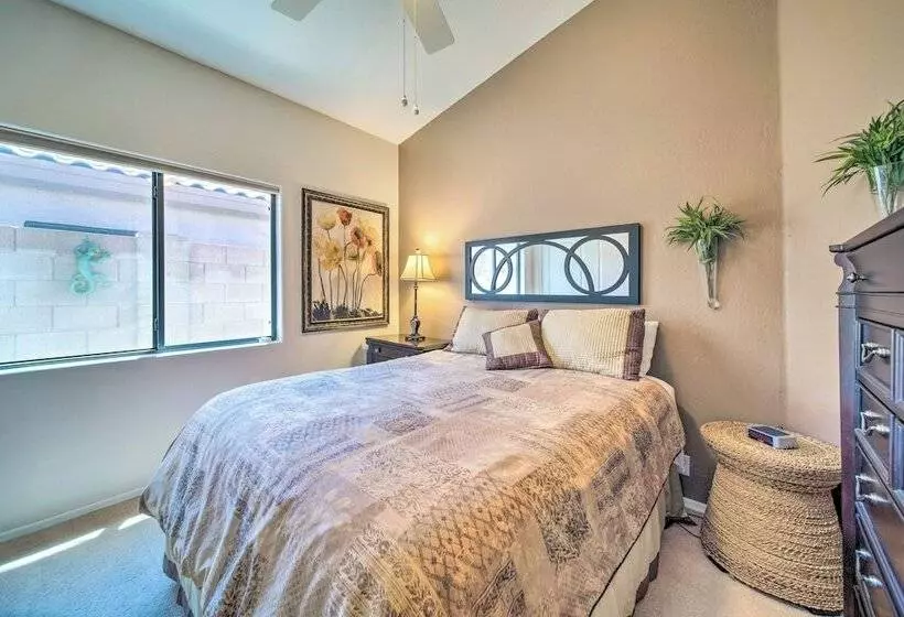 Bright Chandler Home W/ Hot Tub: Golf, Hike & Shop