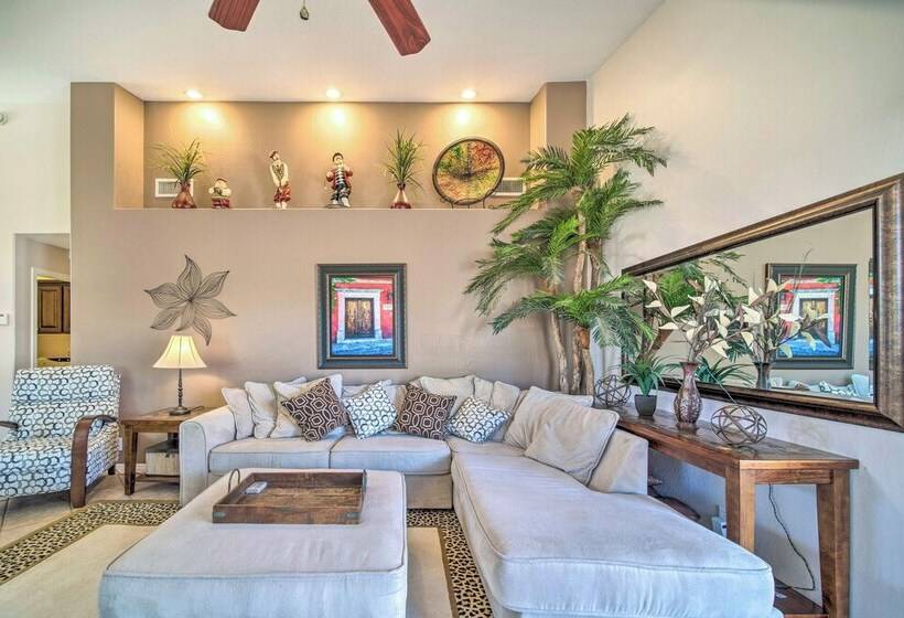 Bright Chandler Home W/ Hot Tub: Golf, Hike & Shop
