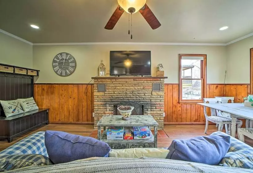 Lakefront Eucha Escape W/ Views & Boat Slip!