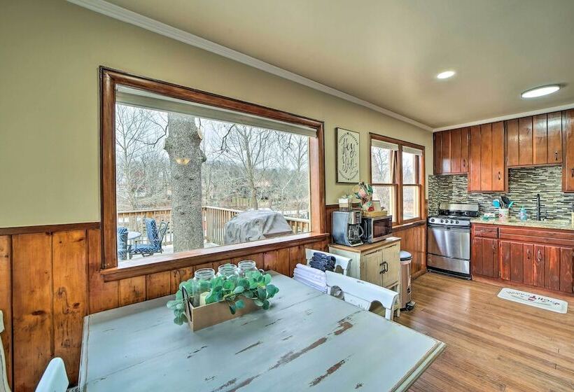 Lakefront Eucha Escape W/ Views & Boat Slip!