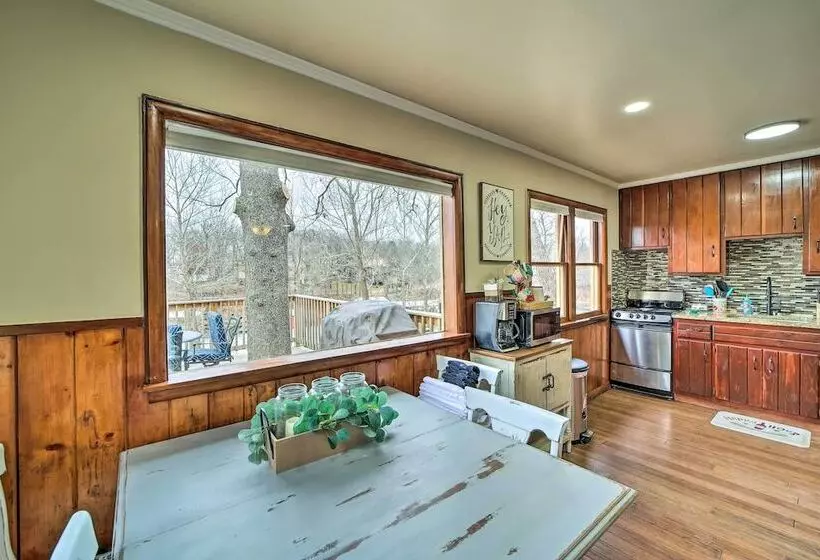 Lakefront Eucha Escape W/ Views & Boat Slip!