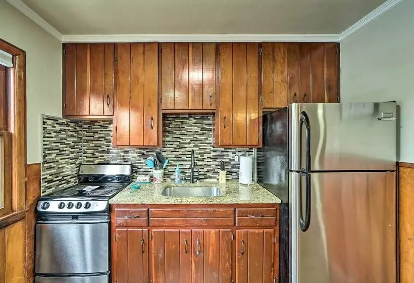 Lakefront Eucha Escape W/ Views & Boat Slip!