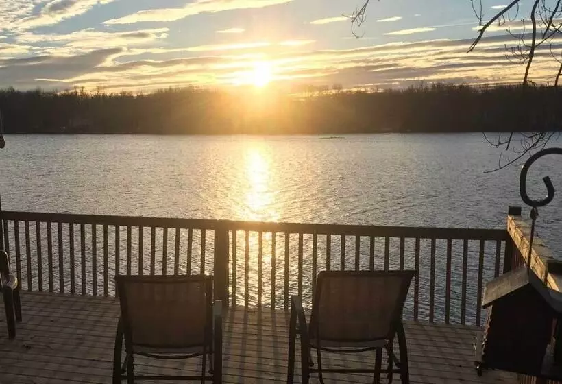 Game Room & Kayaks: Lakefront Poconos Home!