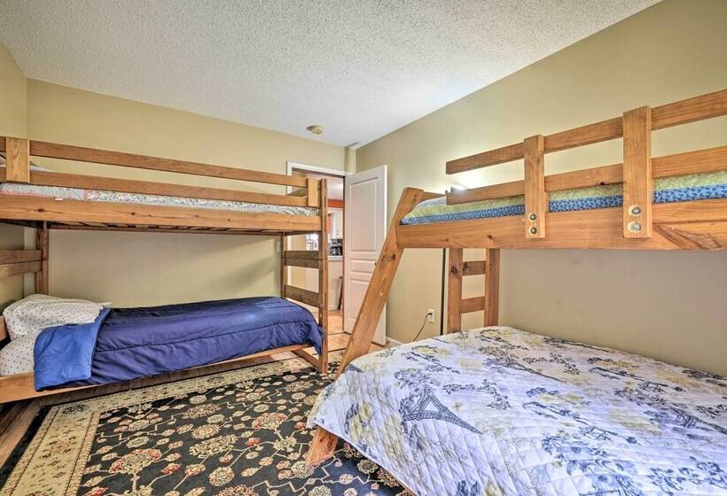 Game Room & Kayaks: Lakefront Poconos Home!