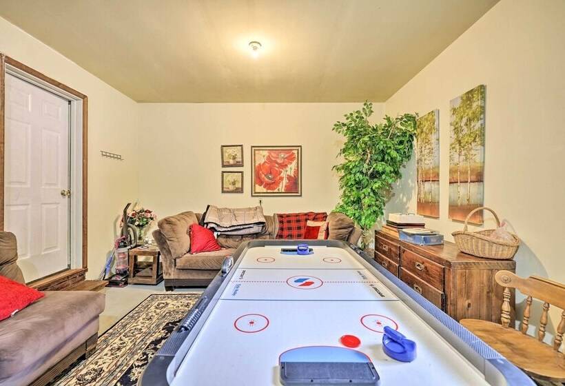 Game Room & Kayaks: Lakefront Poconos Home!