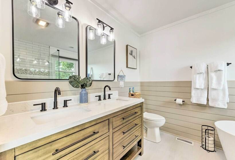 Lakefront Sherrills Ford Haven W/ Boat Dock!