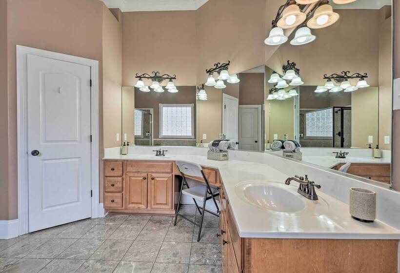 Cordova Home W/ Pool Table, 17 Mi To Memphis Zoo!