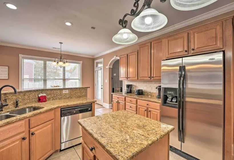 Cordova Home W/ Pool Table, 17 Mi To Memphis Zoo!