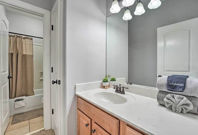 Cordova Home W/ Pool Table, 17 Mi To Memphis Zoo!