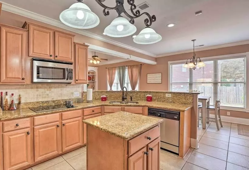 Cordova Home W/ Pool Table, 17 Mi To Memphis Zoo!