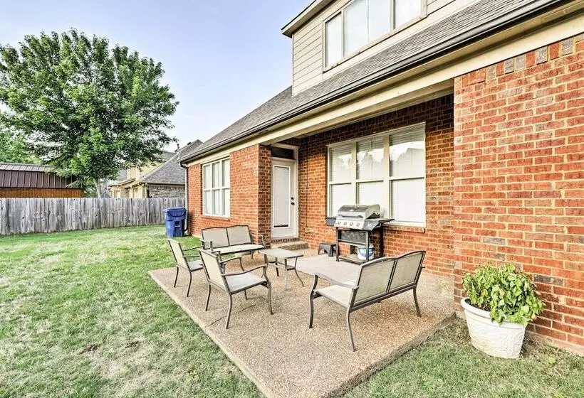 Cordova Home W/ Pool Table, 17 Mi To Memphis Zoo!