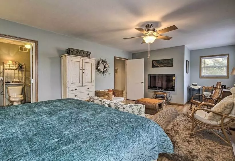 Lily Pad Oasis W/ Dock On Lake Of The Ozarks!