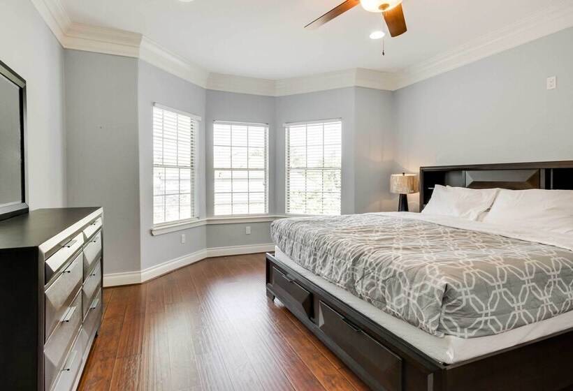 Luxe Southwest Houston Home W/ Balconies & Patio!