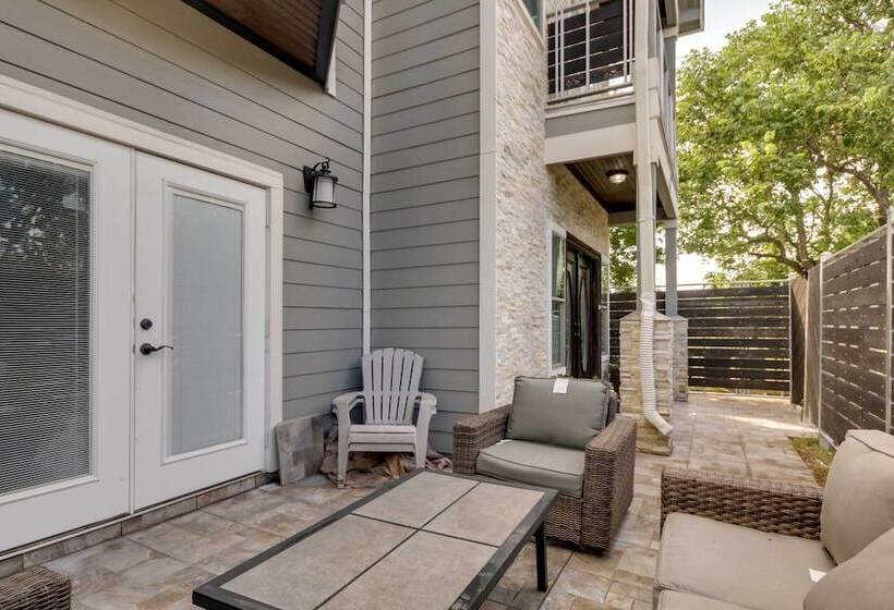 Luxe Southwest Houston Home W/ Balconies & Patio!