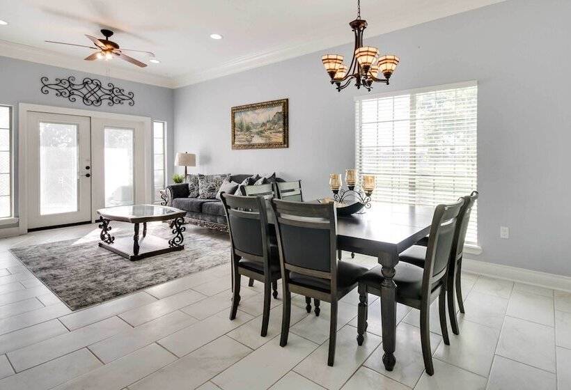 Luxe Southwest Houston Home W/ Balconies & Patio!