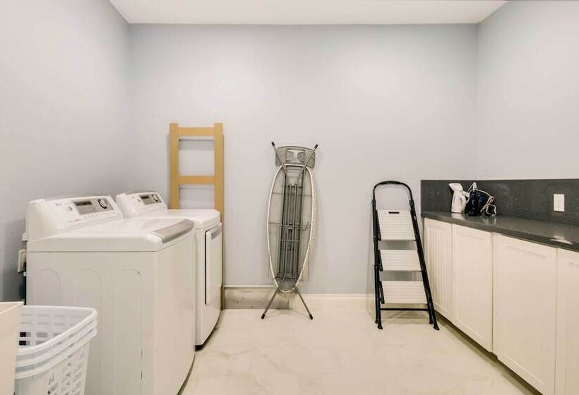 Luxe Southwest Houston Home W/ Balconies & Patio!