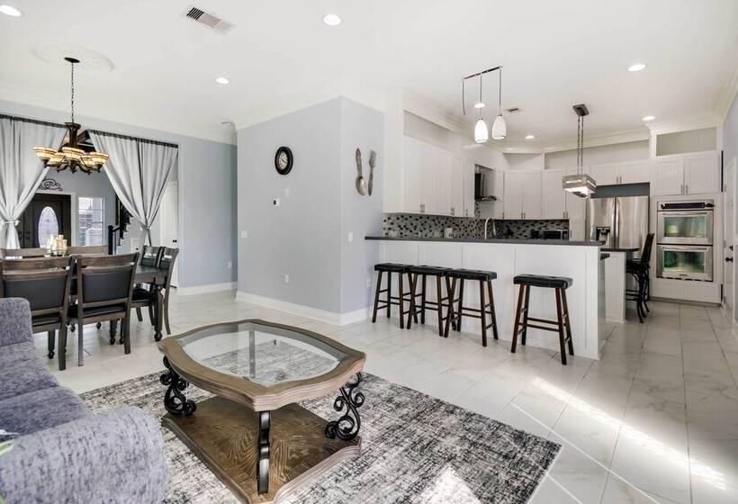 Luxe Southwest Houston Home W/ Balconies & Patio!