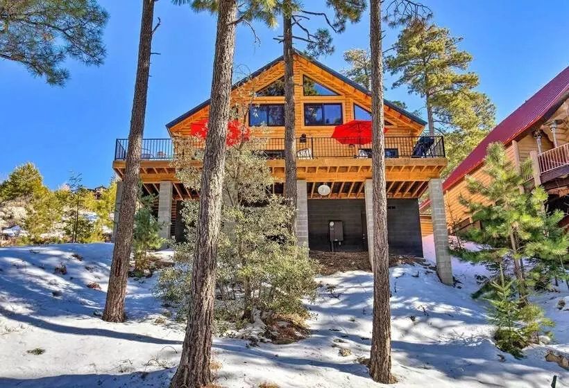 Luxury Mountain Cabin W/ Furnished Deck + Views!