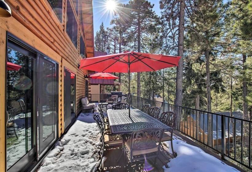 Luxury Mountain Cabin W/ Furnished Deck + Views!