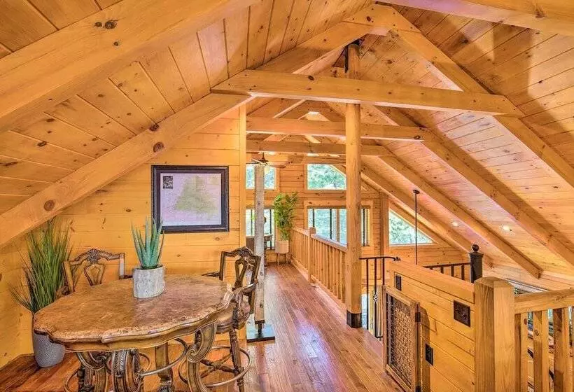 Luxury Mountain Cabin W/ Furnished Deck + Views!