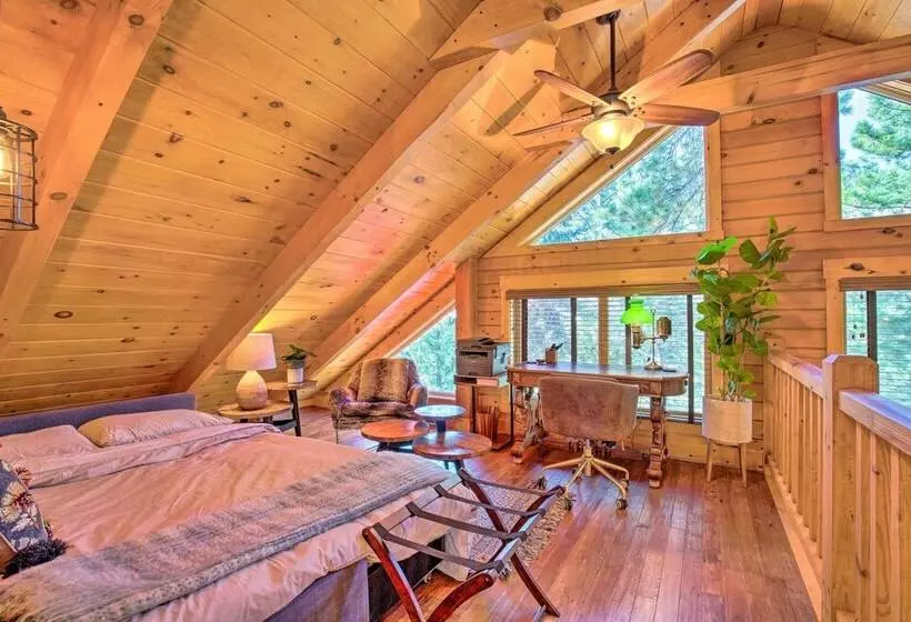 Luxury Mountain Cabin W/ Furnished Deck + Views!