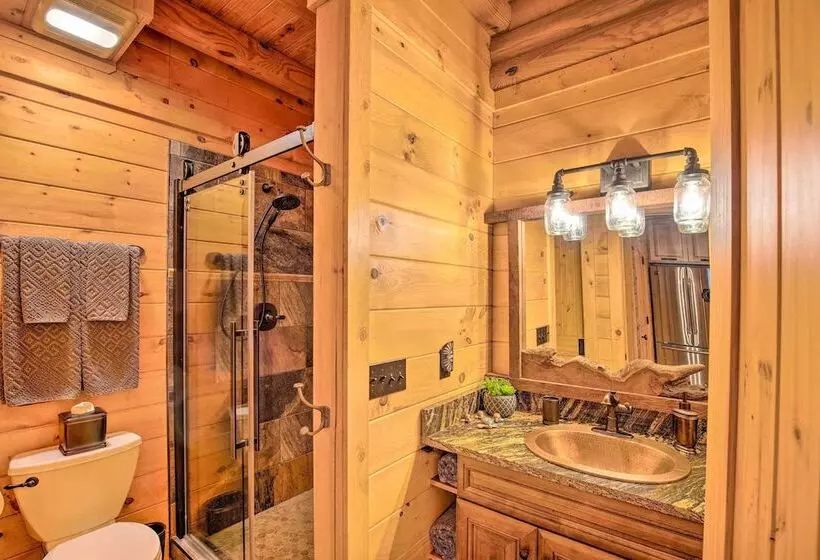 Luxury Mountain Cabin W/ Furnished Deck + Views!