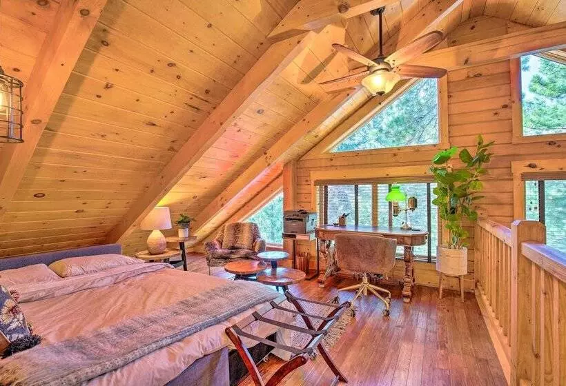 Luxury Mountain Cabin W/ Furnished Deck + Views!