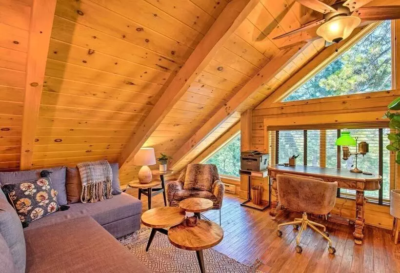 Luxury Mountain Cabin W/ Furnished Deck + Views!