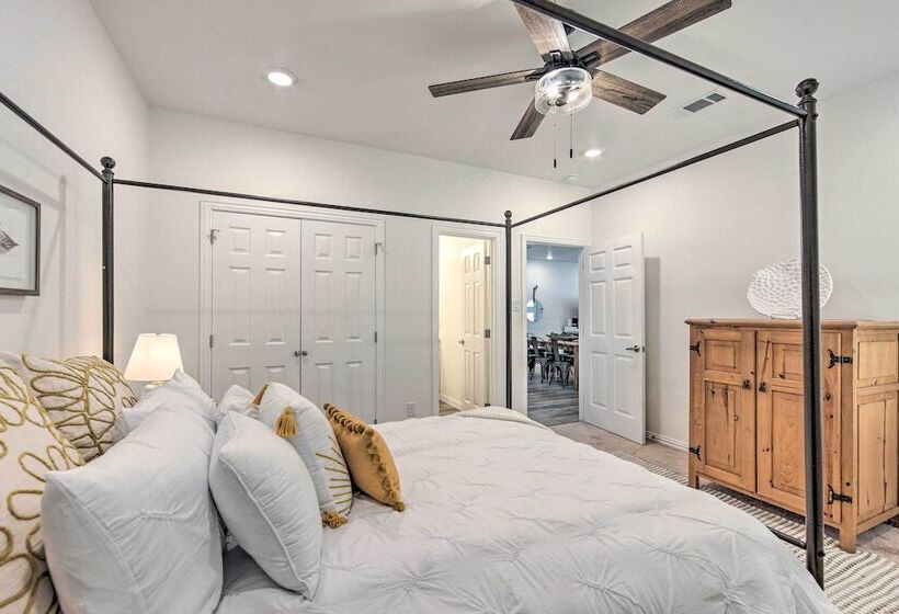 < 1/2 Mi To Lake + Boat Ramp: Mabank Home W/ Grill