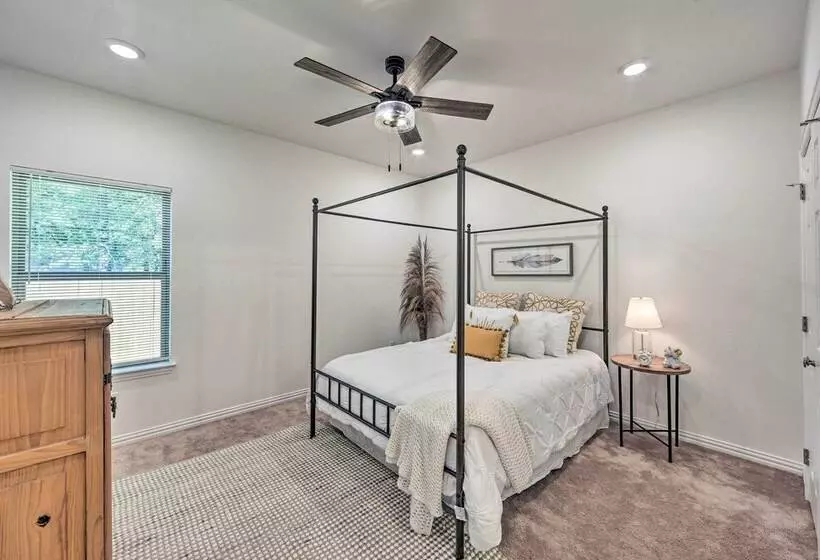 < 1/2 Mi To Lake + Boat Ramp: Mabank Home W/ Grill