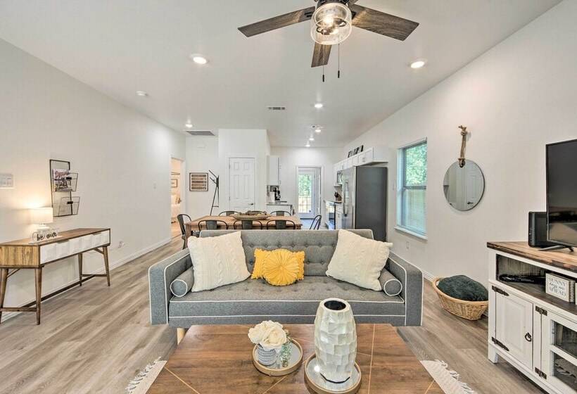 < 1/2 Mi To Lake + Boat Ramp: Mabank Home W/ Grill