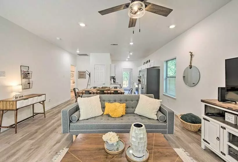 < 1/2 Mi To Lake + Boat Ramp: Mabank Home W/ Grill