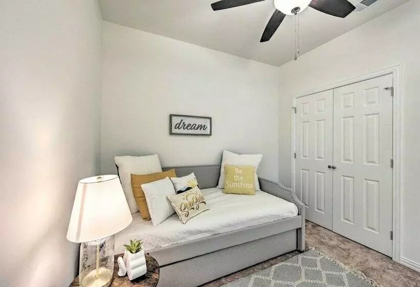 < 1/2 Mi To Lake + Boat Ramp: Mabank Home W/ Grill