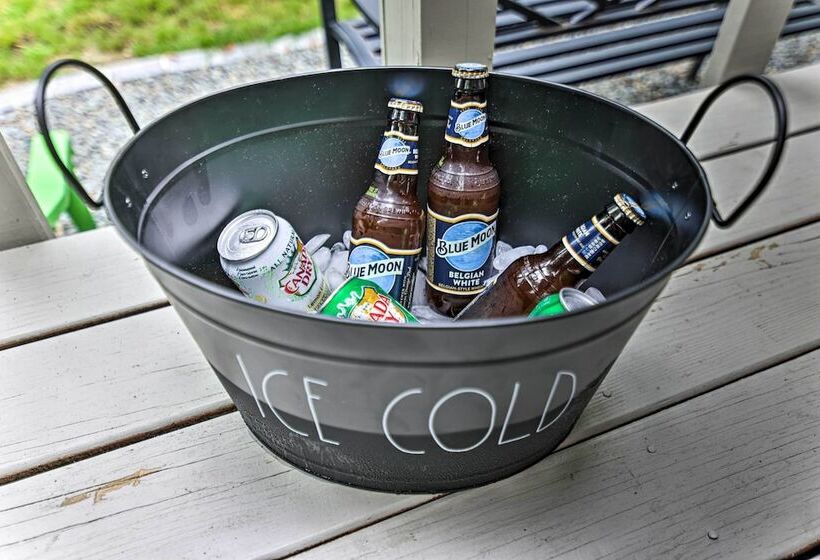 Lake & Pool Access: Home Near Tobyhanna State Park