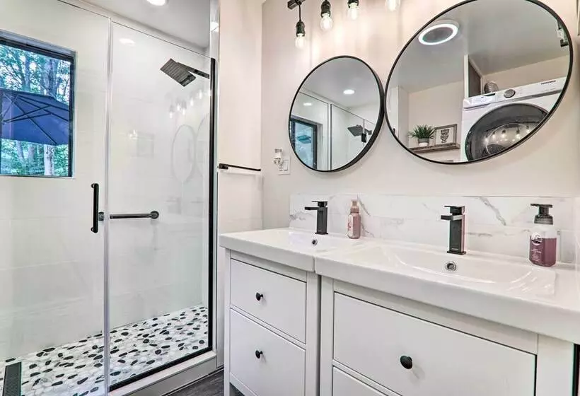 Lake & Pool Access: Home Near Tobyhanna State Park