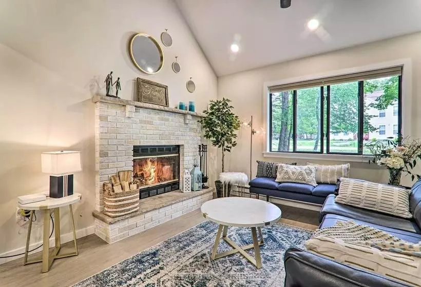 Lake & Pool Access: Home Near Tobyhanna State Park