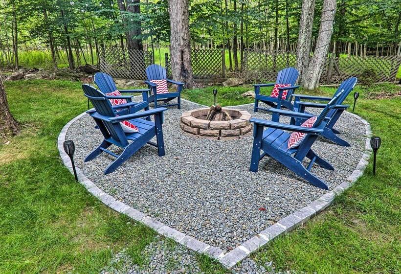 Lake & Pool Access: Home Near Tobyhanna State Park