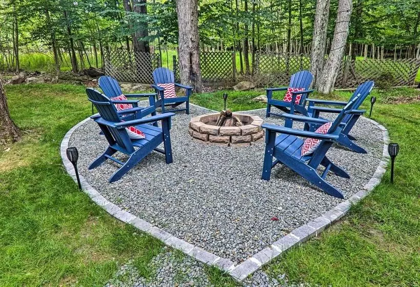 Lake & Pool Access: Home Near Tobyhanna State Park