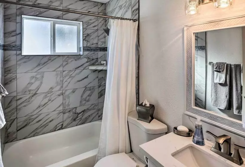 Lake Havasu City Home: Putting Green, Pool Access!