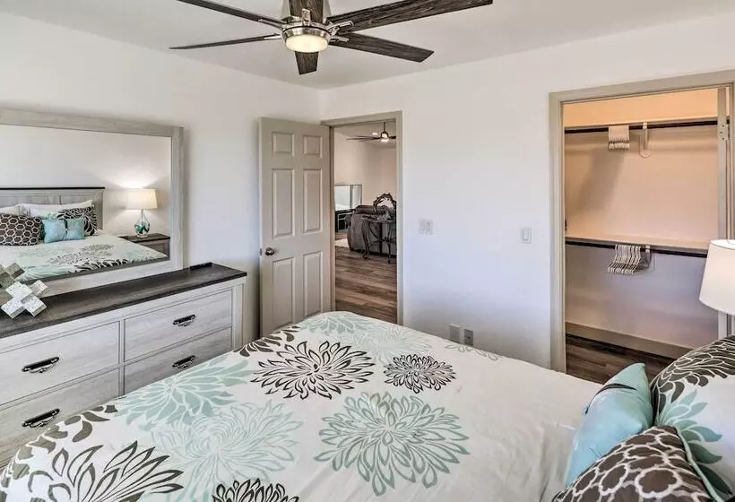 Lake Havasu City Home: Putting Green, Pool Access!