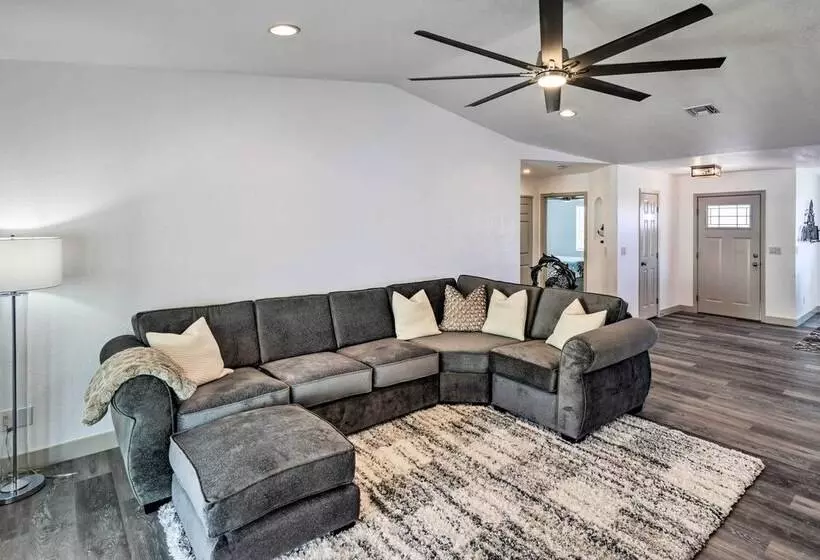Lake Havasu City Home: Putting Green, Pool Access!